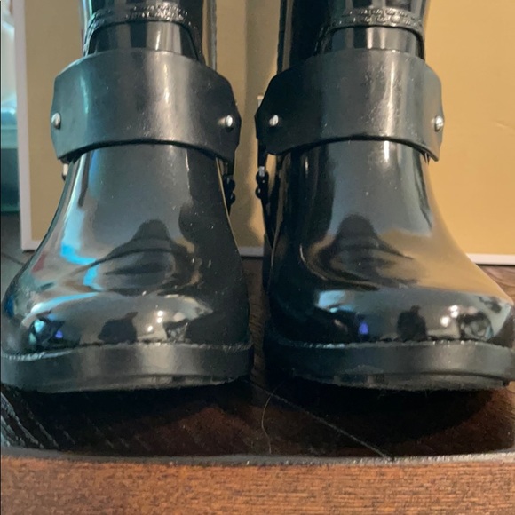 MK Michael Kors Rain Boots - Picture 6 of 6